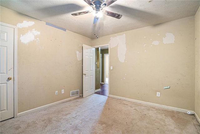 890 Kent Court, Lithonia, GA 30058