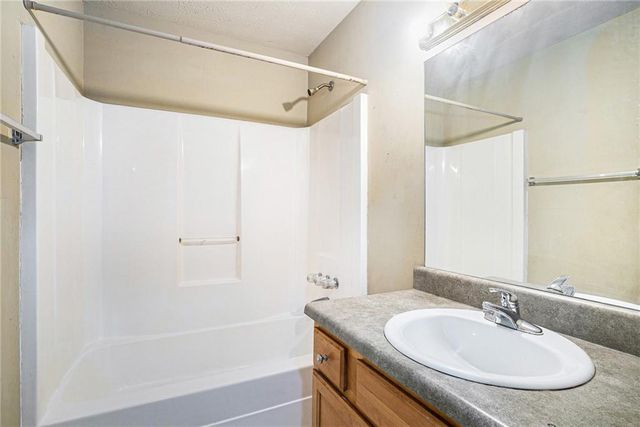 890 Kent Court, Lithonia, GA 30058