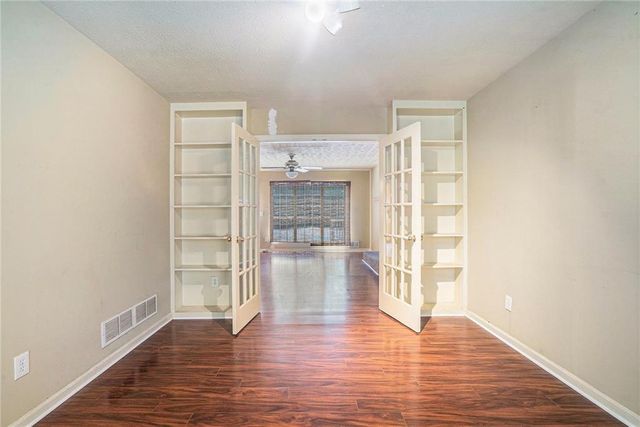 890 Kent Court, Lithonia, GA 30058