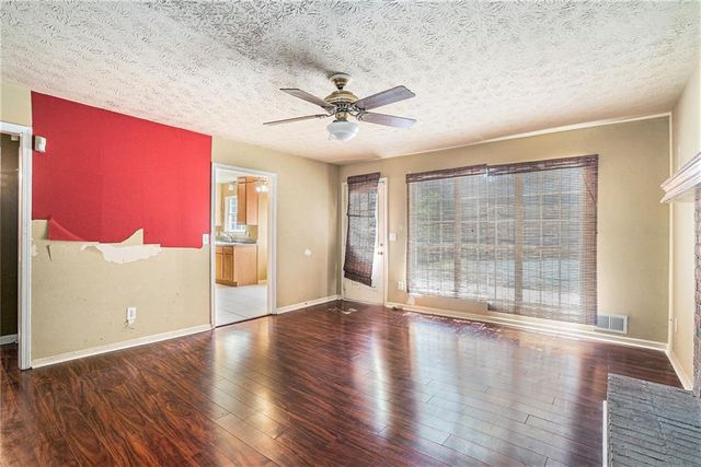 890 Kent Court, Lithonia, GA 30058