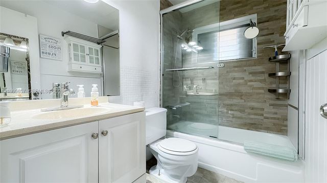 4770 NW 10th Ct 106, Plantation, FL 33313