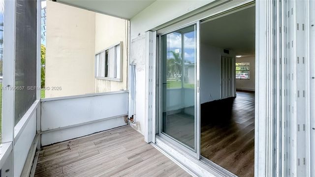 4770 NW 10th Ct 106, Plantation, FL 33313