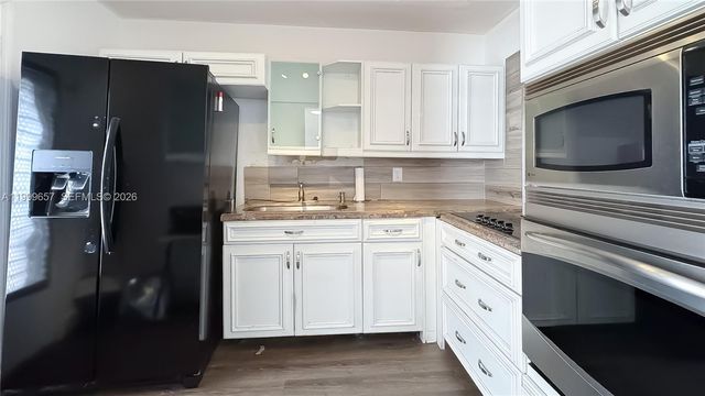 4770 NW 10th Ct 106, Plantation, FL 33313