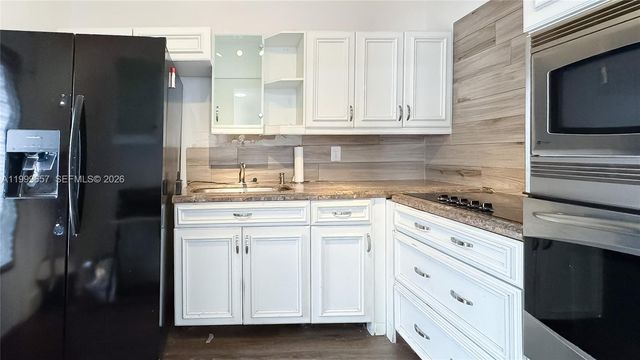 4770 NW 10th Ct 106, Plantation, FL 33313