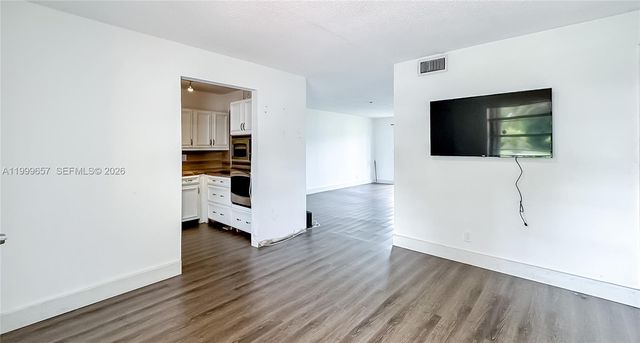 4770 NW 10th Ct 106, Plantation, FL 33313