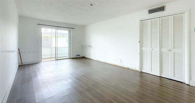 4770 NW 10th Ct 106, Plantation, FL 33313