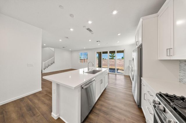 307 Mercantile St, Lathrop, CA 95330