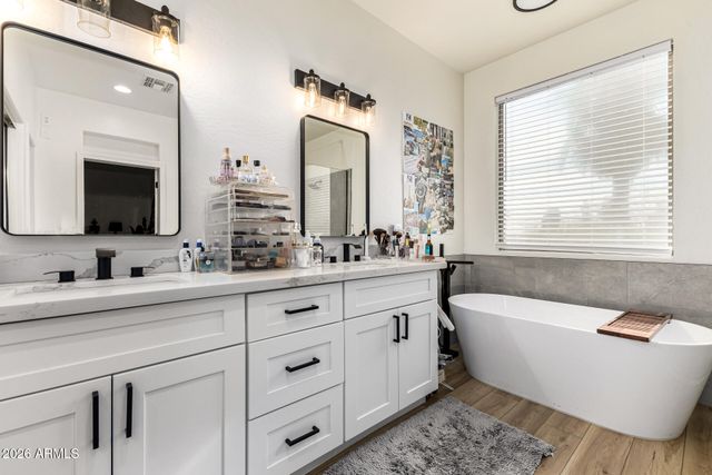 2707 W LAMAR Road, Phoenix, AZ 85017