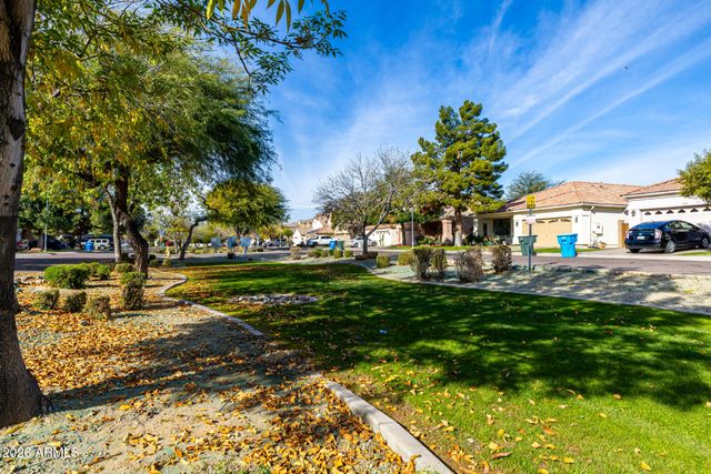 2707 W LAMAR Road, Phoenix, AZ 85017