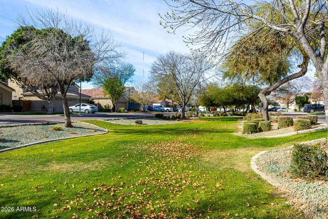 2707 W LAMAR Road, Phoenix, AZ 85017