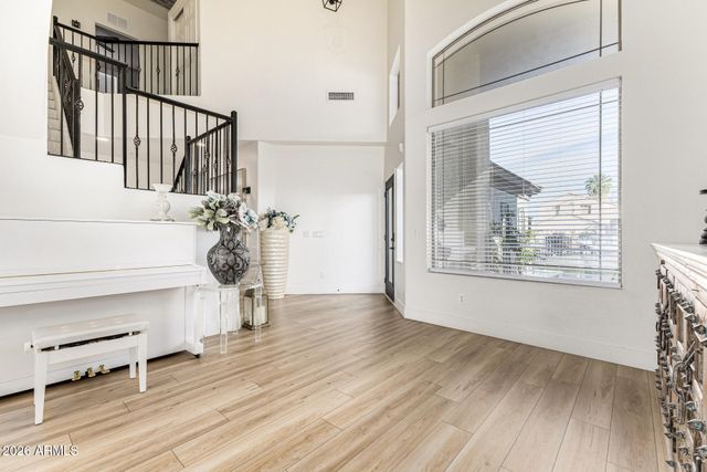 2707 W LAMAR Road, Phoenix, AZ 85017