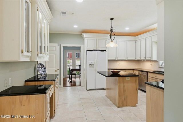 211 Winsmere Way, Ridgeland, MS 39157