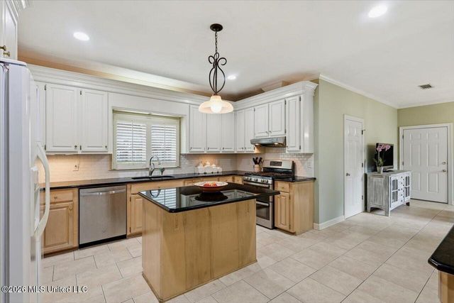 211 Winsmere Way, Ridgeland, MS 39157