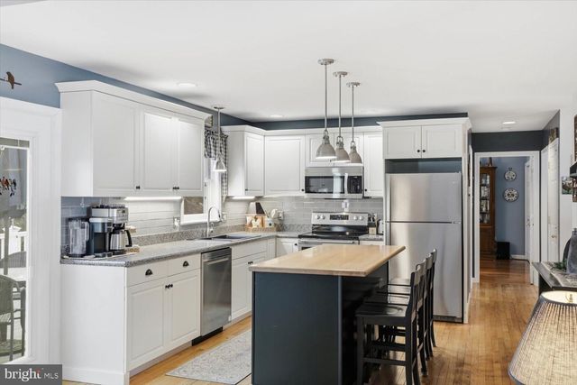 1710 CROSSFIELD DR, Lancaster, PA 17603