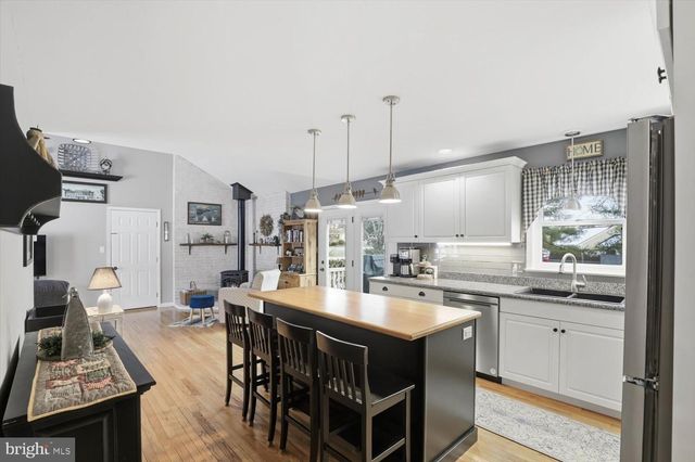 1710 CROSSFIELD DR, Lancaster, PA 17603