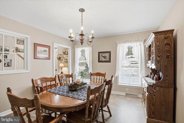 1710 CROSSFIELD DR, Lancaster, PA 17603