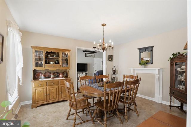 1710 CROSSFIELD DR, Lancaster, PA 17603