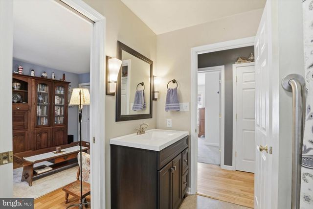 1710 CROSSFIELD DR, Lancaster, PA 17603