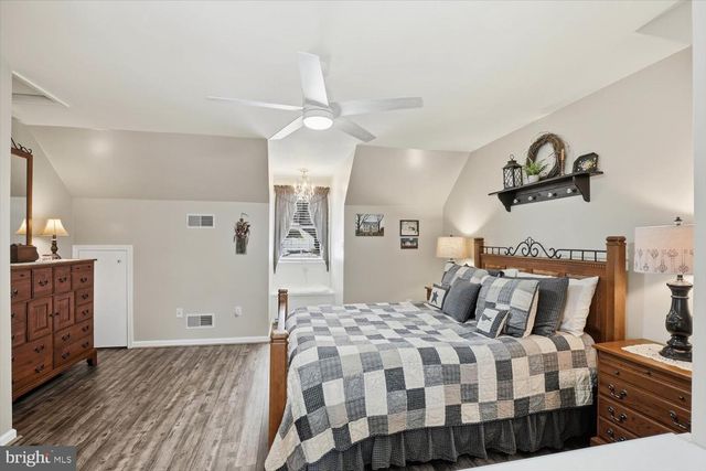 1710 CROSSFIELD DR, Lancaster, PA 17603