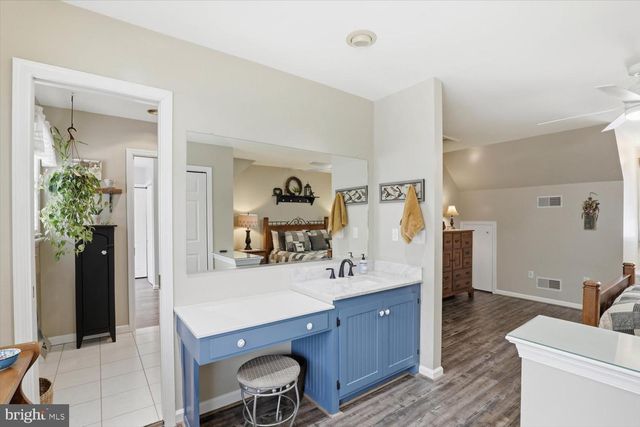 1710 CROSSFIELD DR, Lancaster, PA 17603