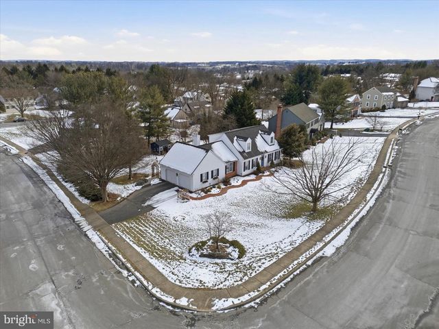 1710 CROSSFIELD DR, Lancaster, PA 17603