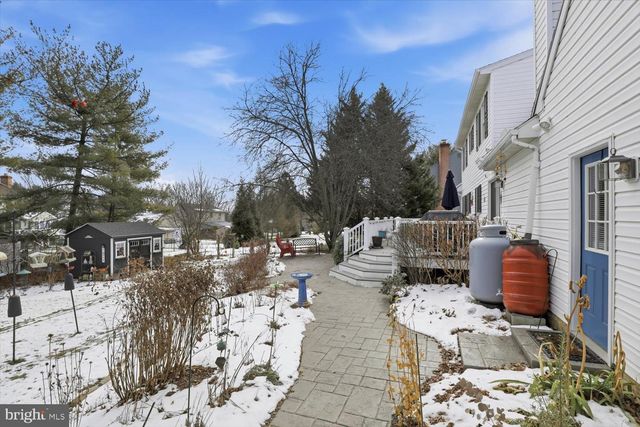 1710 CROSSFIELD DR, Lancaster, PA 17603