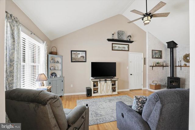 1710 CROSSFIELD DR, Lancaster, PA 17603