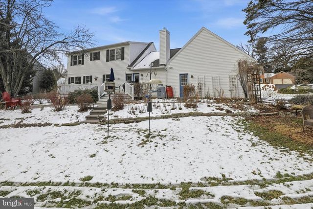 1710 CROSSFIELD DR, Lancaster, PA 17603