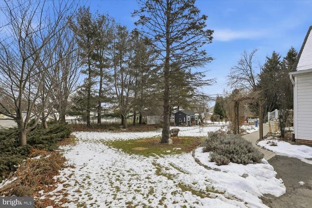 1710 CROSSFIELD DR, Lancaster, PA 17603