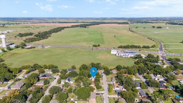 724 E Main Street, Pilot Point, TX 76258