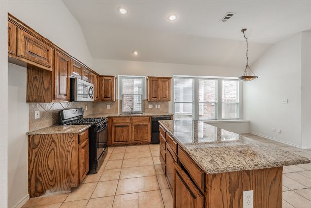 8648 Prairie Dawn Drive, Fort Worth, TX 76131
