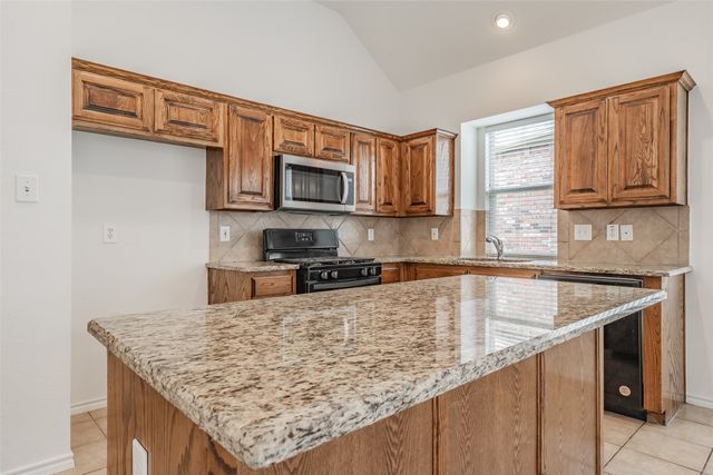 8648 Prairie Dawn Drive, Fort Worth, TX 76131