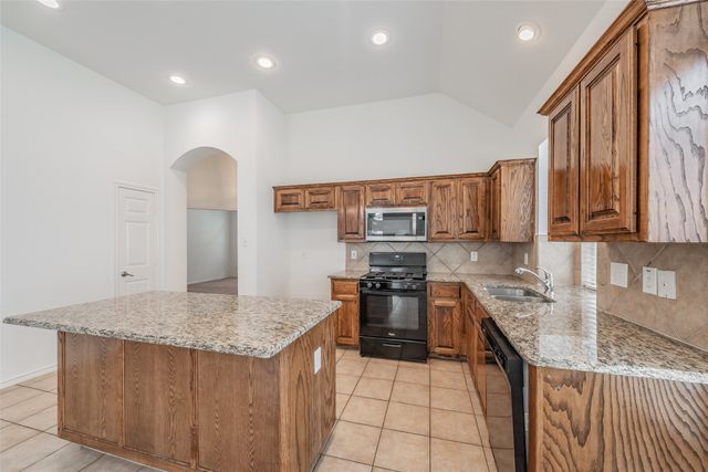 8648 Prairie Dawn Drive, Fort Worth, TX 76131