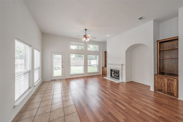 8648 Prairie Dawn Drive, Fort Worth, TX 76131