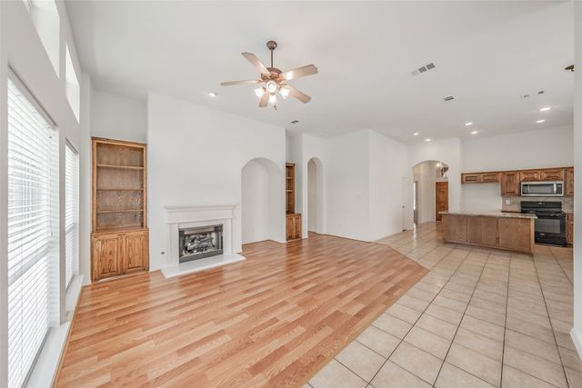 8648 Prairie Dawn Drive, Fort Worth, TX 76131