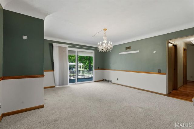 10000 Stonell Drive, Affton, MO 63123
