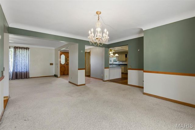 10000 Stonell Drive, Affton, MO 63123