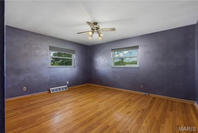 10000 Stonell Drive, Affton, MO 63123
