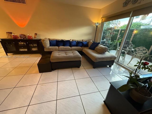 4210 NW 79th Ave 1E, Doral, FL 33166