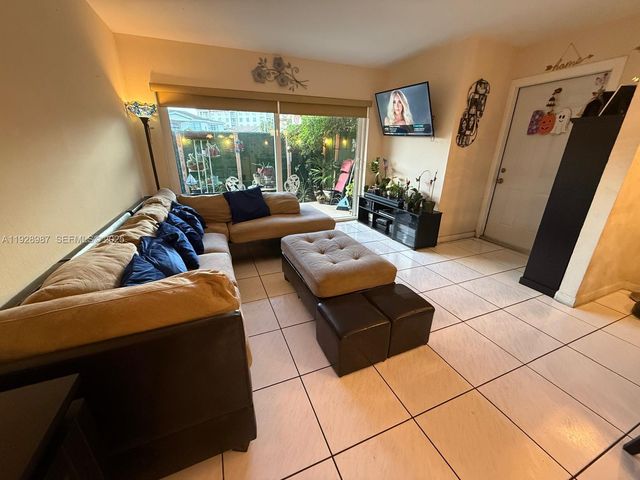 4210 NW 79th Ave 1E, Doral, FL 33166