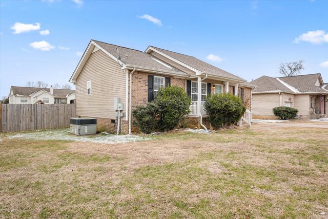 1367 Piercy Ct, Lebanon, TN 37087