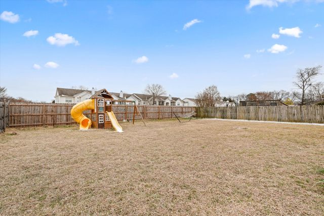 1367 Piercy Ct, Lebanon, TN 37087