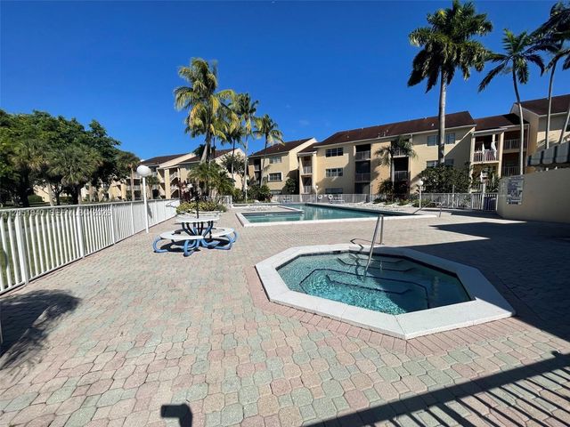 15290 SW 106th Ln 317, Miami, FL 33196