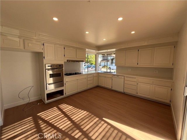1847 Hilliard, Simi Valley, CA 93063