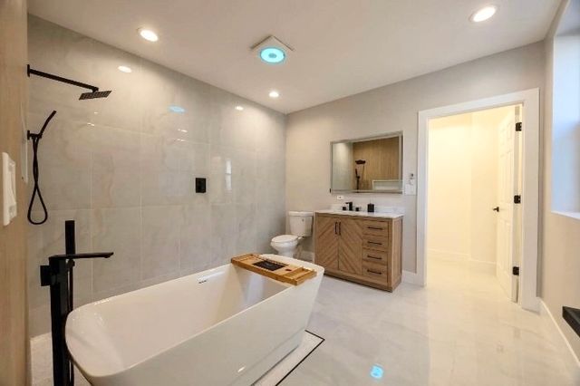 7733 S Luella Avenue, Chicago, IL 60649