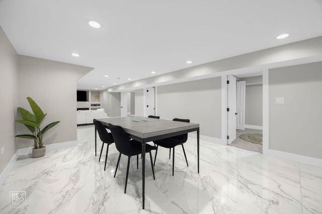 7733 S Luella Avenue, Chicago, IL 60649