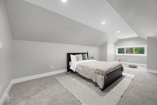 7733 S Luella Avenue, Chicago, IL 60649