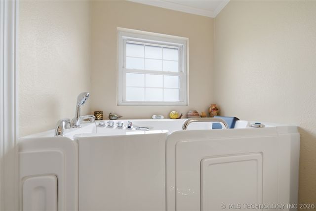 407 W Tobago Drive, Sand Springs, OK 74063