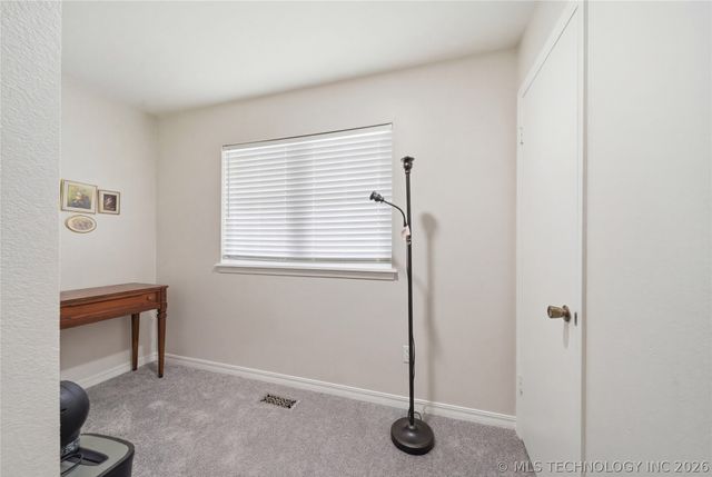 407 W Tobago Drive, Sand Springs, OK 74063