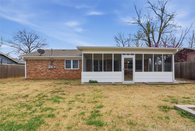 407 W Tobago Drive, Sand Springs, OK 74063
